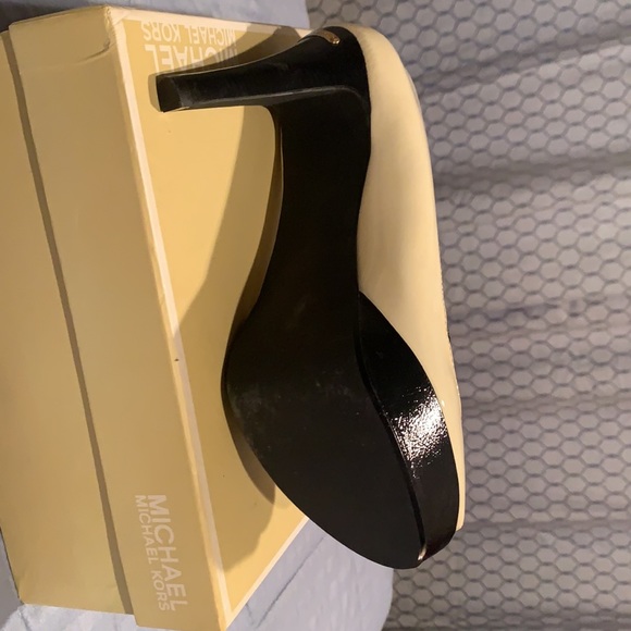 Michael Kors Lana platform peep toe 10 vanilla - Picture 6 of 10